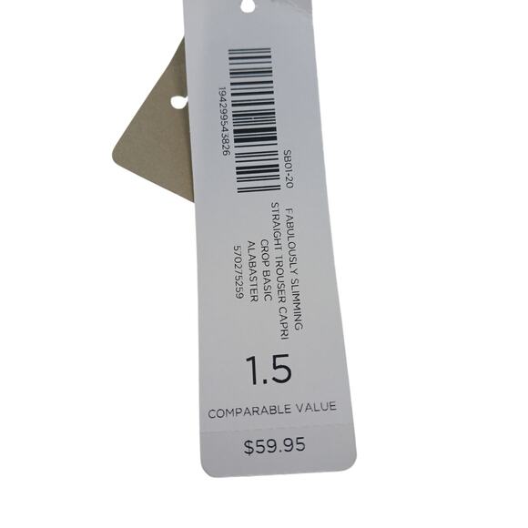 Chico's Staight Leg Capri/ NWT/ Slimming Pants//White/1.5 (M) - Picture 5 of 9